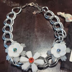 Sabina Silver and White Floral Chain Necklace